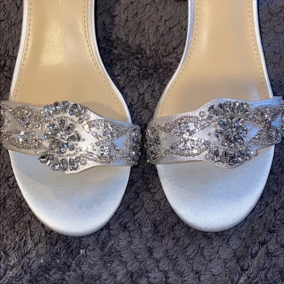 Betsy Johnson wedding shoes block heel - Picture 5 of 6